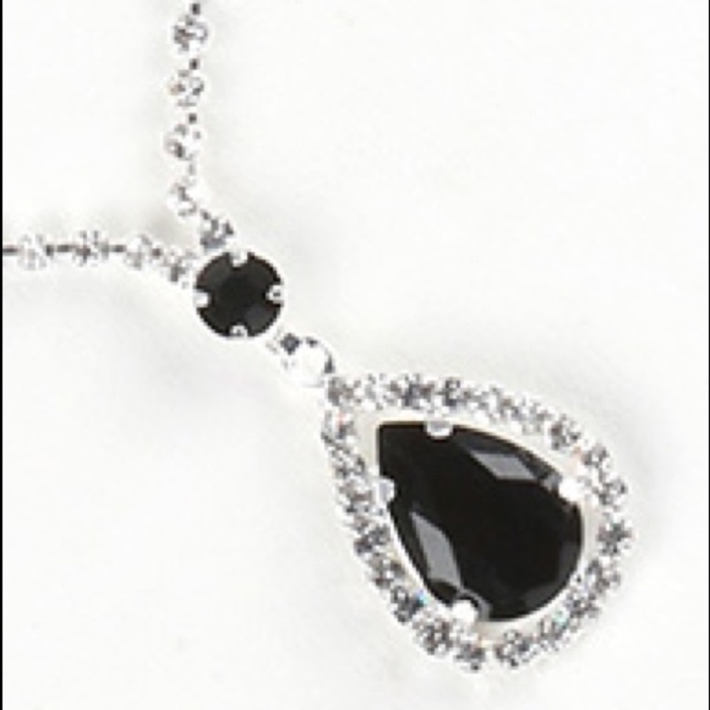 NWT Rhinestone / Crystal Black Necklace Set - Picture 2 of 4
